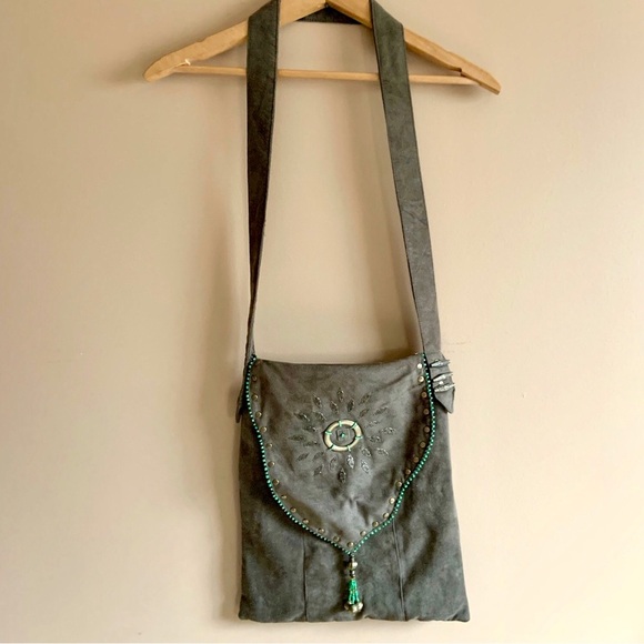 Faux suede beaded shoulder bag - Picture 3 of 7